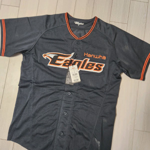 택 새상품) 한화 이글스 레플리카유니폼 사이즈90여러 중고사이트에도 같이 판매하고 있어서 삭제되면 팔린거에요~오염 이미지