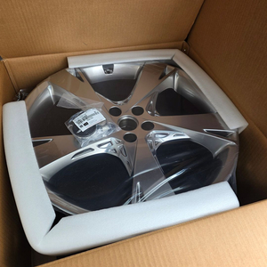 제네시스 GV80 22인치 휠판매합니다. 이미지