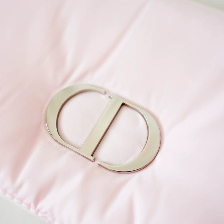 디올 핑크 패딩 파우치 클러치 이미지