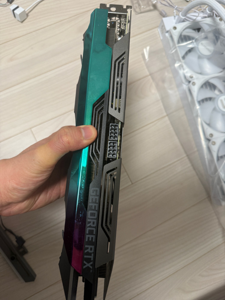 ZOTAC GAMING GeForce RTX 3070 Ti AMP Holo 이미지