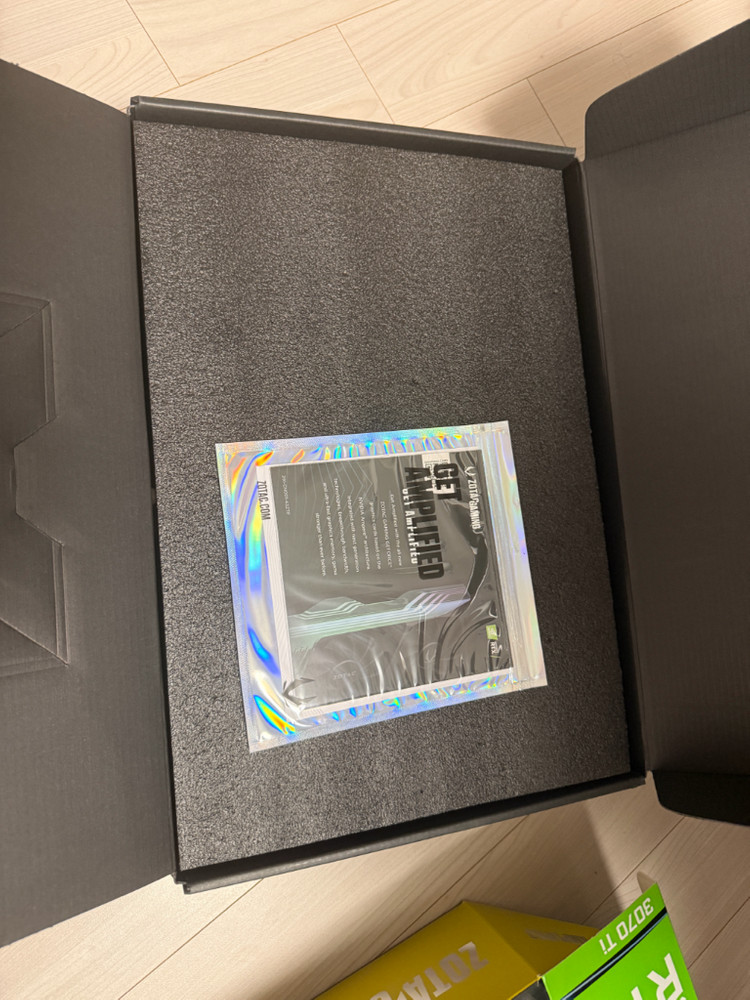 ZOTAC GAMING GeForce RTX 3070 Ti AMP Holo 이미지