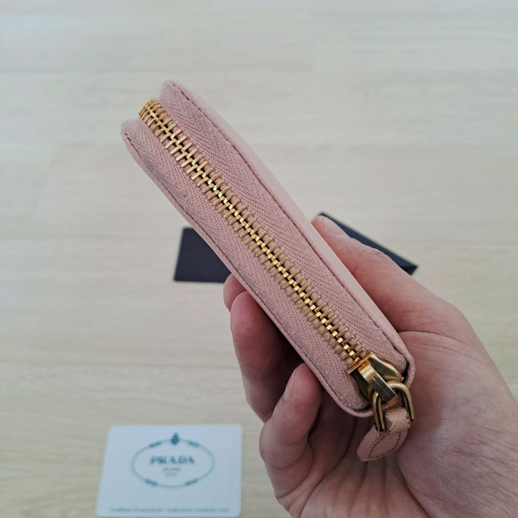 [100%/정품] 프라다 사피아노 핑크 지퍼 장지갑, 프라다지갑,프라다장지갑 이미지
