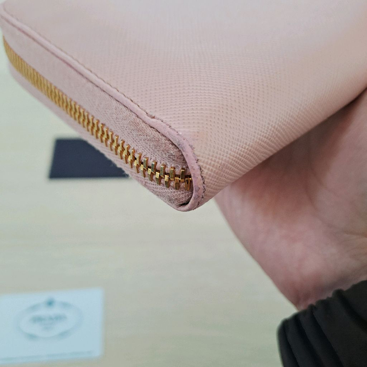 [100%/정품] 프라다 사피아노 핑크 지퍼 장지갑, 프라다지갑,프라다장지갑 이미지