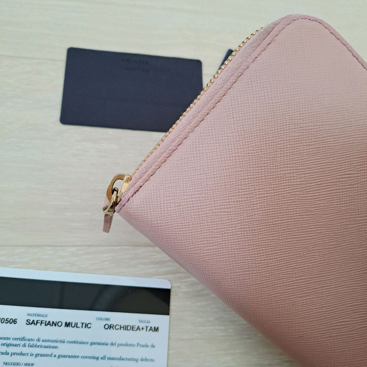 [100%/정품] 프라다 사피아노 핑크 지퍼 장지갑, 프라다지갑,프라다장지갑 이미지
