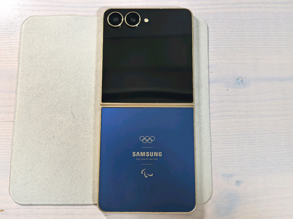 삼성 갤럭시 Z 플립 7 올림픽 에디션 512G (Galaxy Z Flip 7 Olympic Edition) 이미지