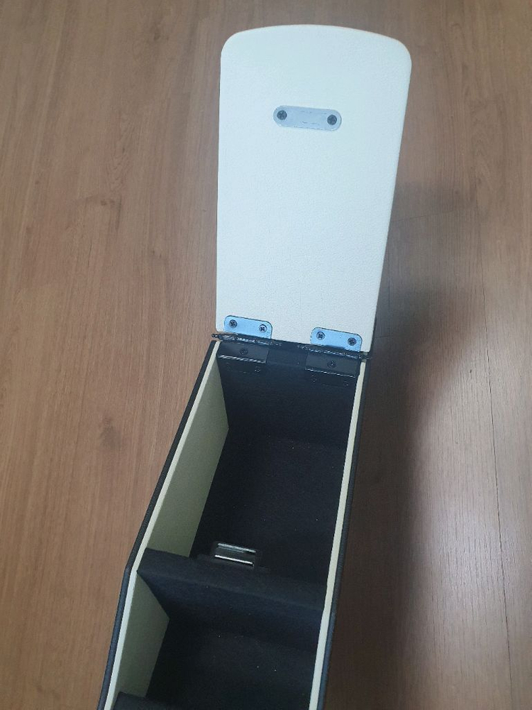 캐스퍼 가솔린 수작남 콘솔박스 블랙 판매합니다. 이미지