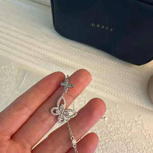 그라프 버터플라이 목걸이 이미지