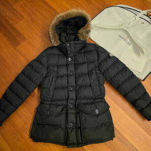 몽클레어 22FW 클루니 블랙 백화점정품 3사이즈 새상품급 풀구성 이미지