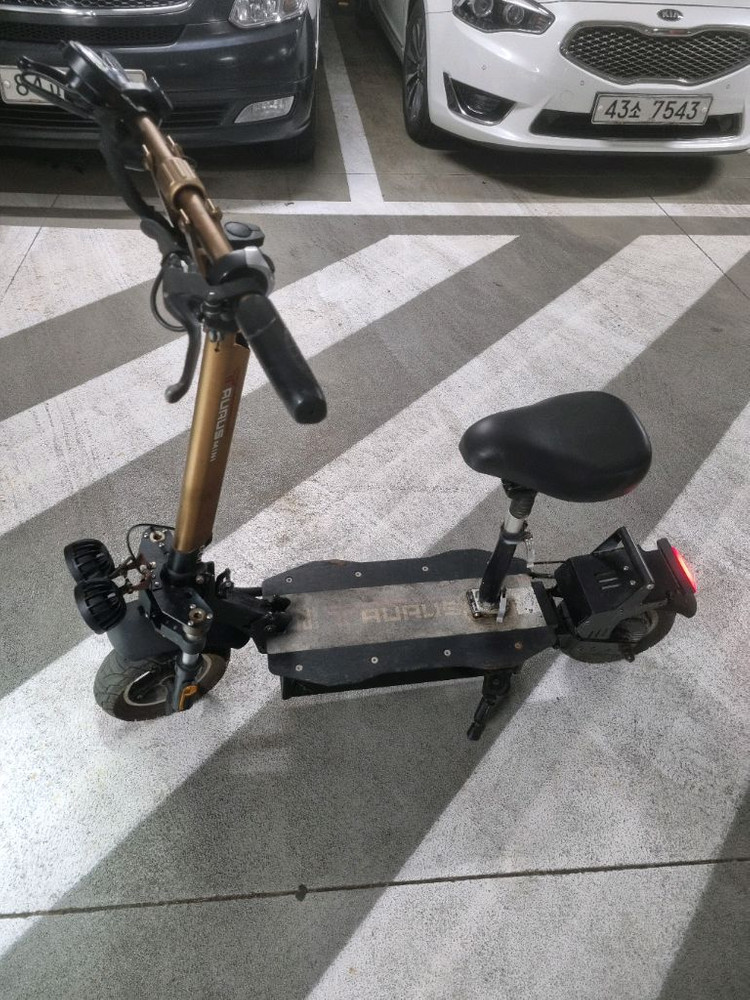 이지베이션 타우러스미니 48v 15ah 전동 킥보드 이미지