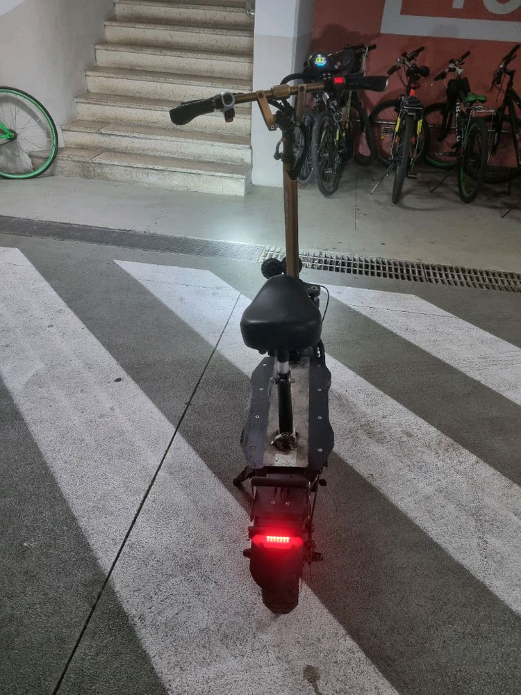 이지베이션 타우러스미니 48v 15ah 전동 킥보드 이미지