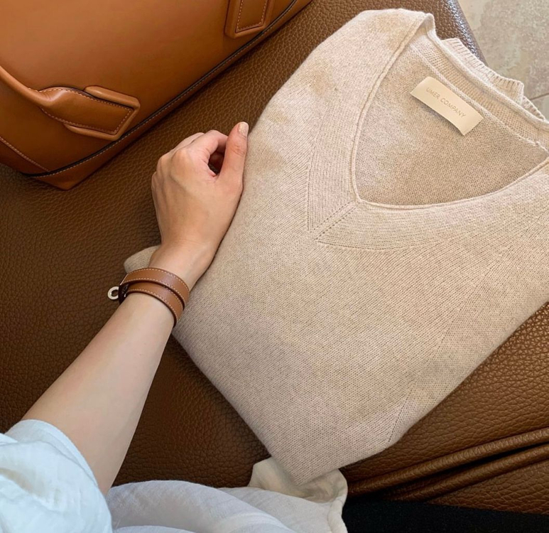 유메르 홀가먼트 캐시미어 니트, 유메르 캐시미어 브이넥 니트 이미지