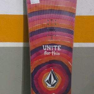 나이트로 볼컴콜라보데크150cm 미사용 이미지