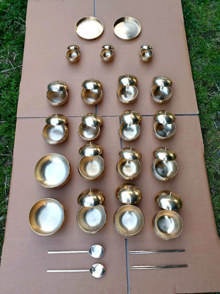 56년된 뿌리깊은나무 반상기 유기그릇 판매합니다 이미지