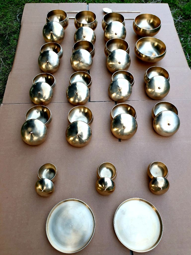 56년된 뿌리깊은나무 반상기 유기그릇 판매합니다 이미지