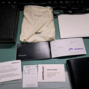 몽블랑 마이스터스튁 6cc 지갑 198308 팝니다 이미지