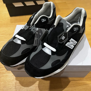 뉴발란스 992 코어블랙 300 이미지