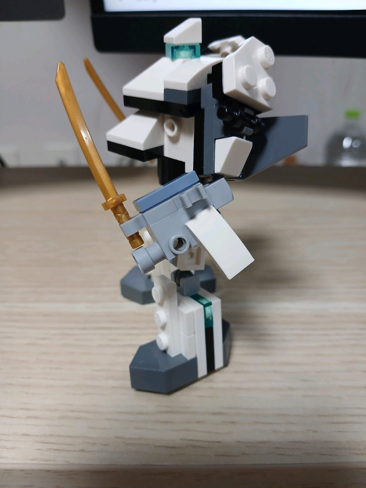 레고 닌자고 30591 티타늄 미니 로봇 팔아요 이미지