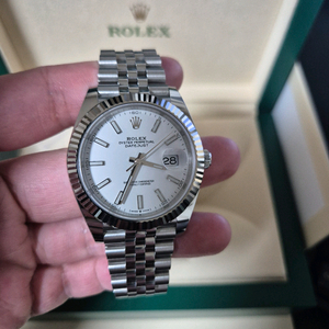 롤렉스 데이저스트 41스틸 신형 흰판 126334 팝니다 이미지