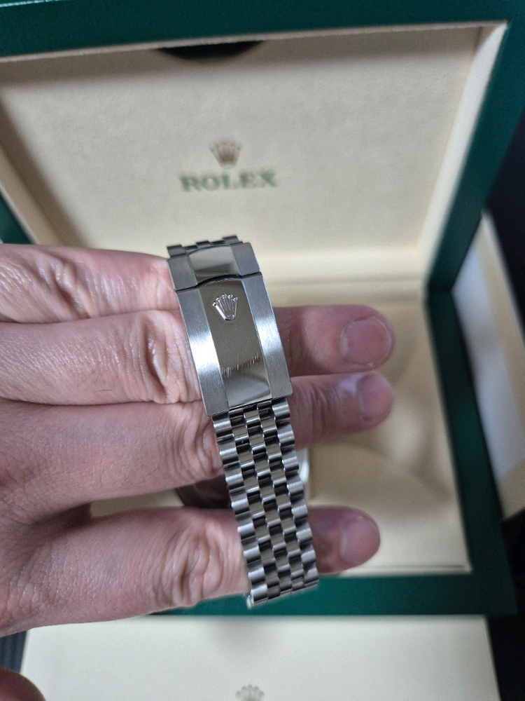 롤렉스 데이저스트 41스틸 신형 흰판 126334 팝니다 이미지