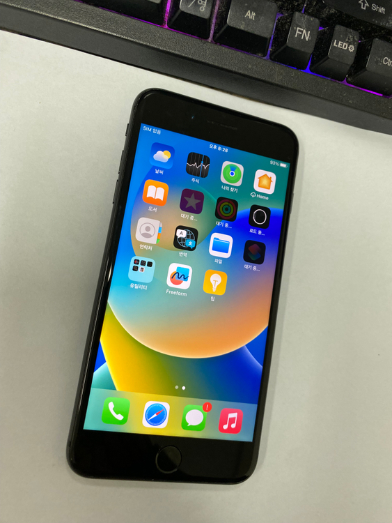 아이폰8플러스 아이폰8+ 스그 AA급 256GB 배터리100% 레트로감성 사진폰 인스타 카메라폰 115805 이미지