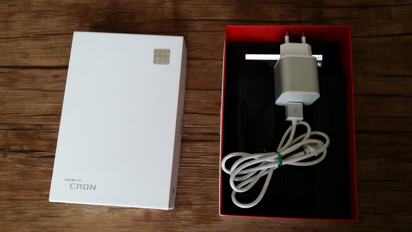 identity cron 아이덴티티 크론 탭 태블릿 이미지