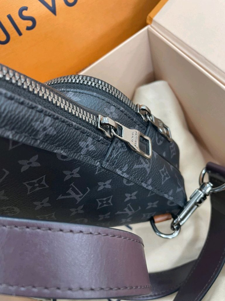 루이비통 아마조네 슬링백 벨트백 힙색 이미지