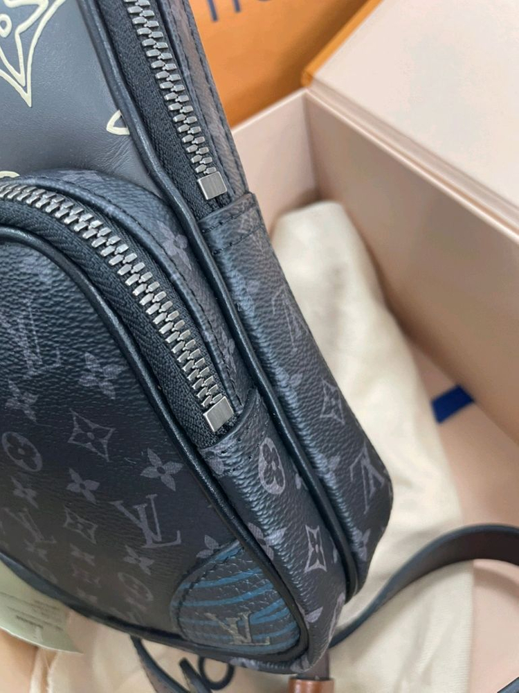 루이비통 아마조네 슬링백 벨트백 힙색 이미지