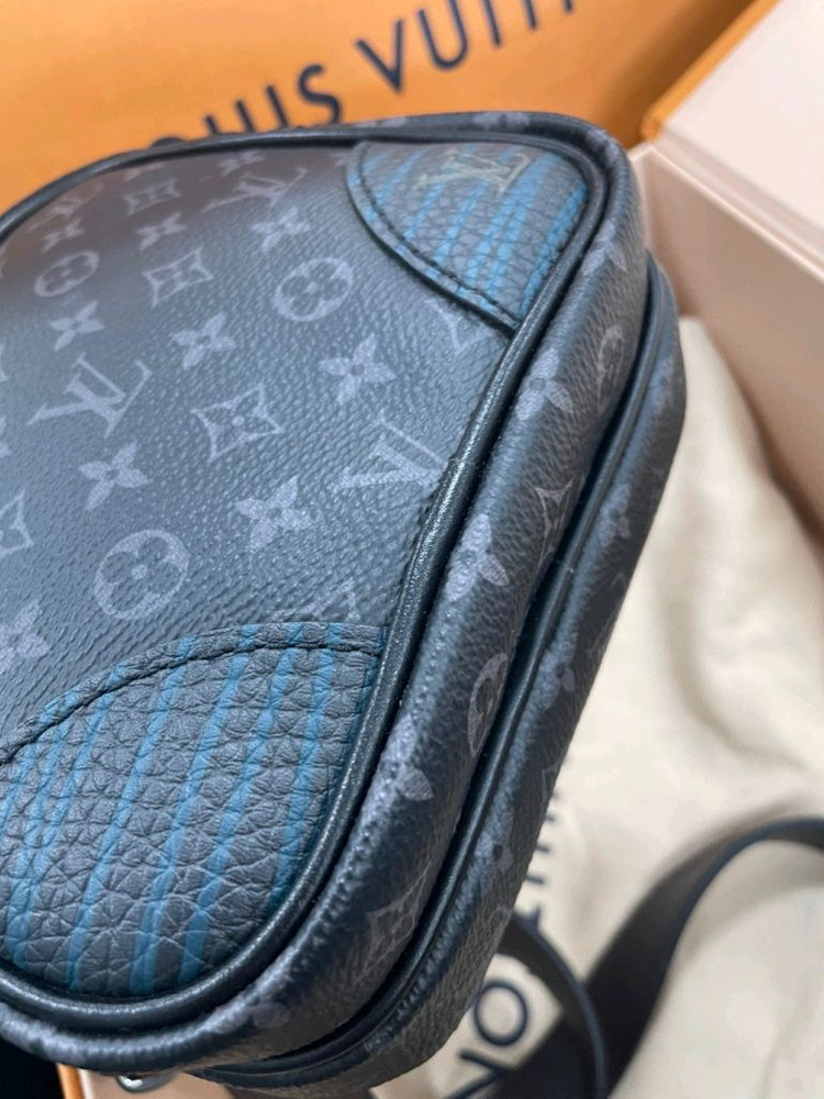 루이비통 아마조네 슬링백 벨트백 힙색 이미지