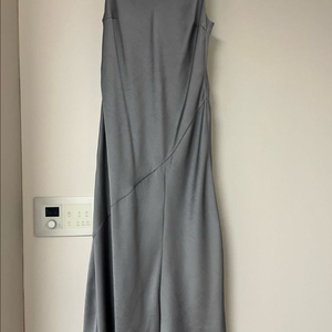 타임 실크 슬리브리스 롱 원피스(뮤트블루) 이미지