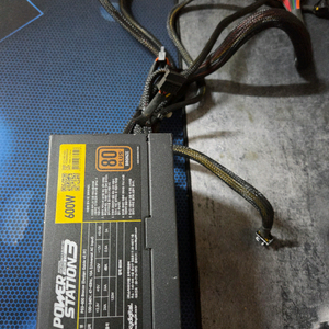 파워스테이션3 정격 브론즈600W 파워서플라이 이미지