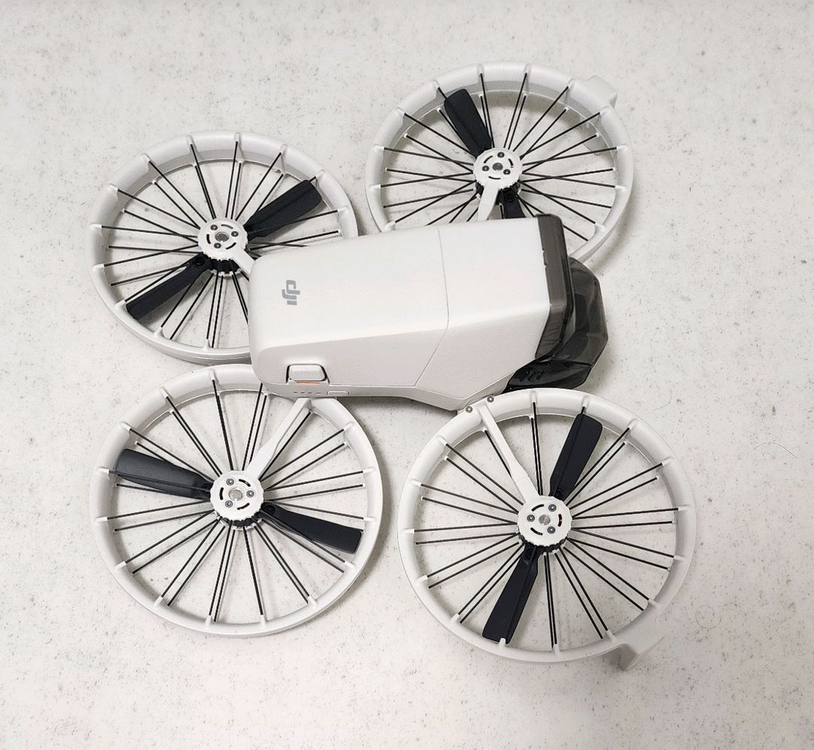 DJI 플립 Flip 드론 플라이모어 콤보 세트 이미지