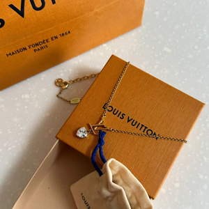 (정품) 루이비통 아이코닉 하트 목걸이 이미지