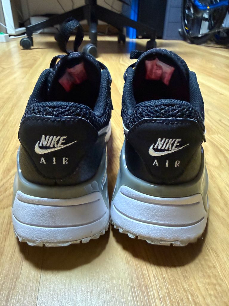 나이키 에어맥스 시스템 여자 운동화 팝니다 이미지