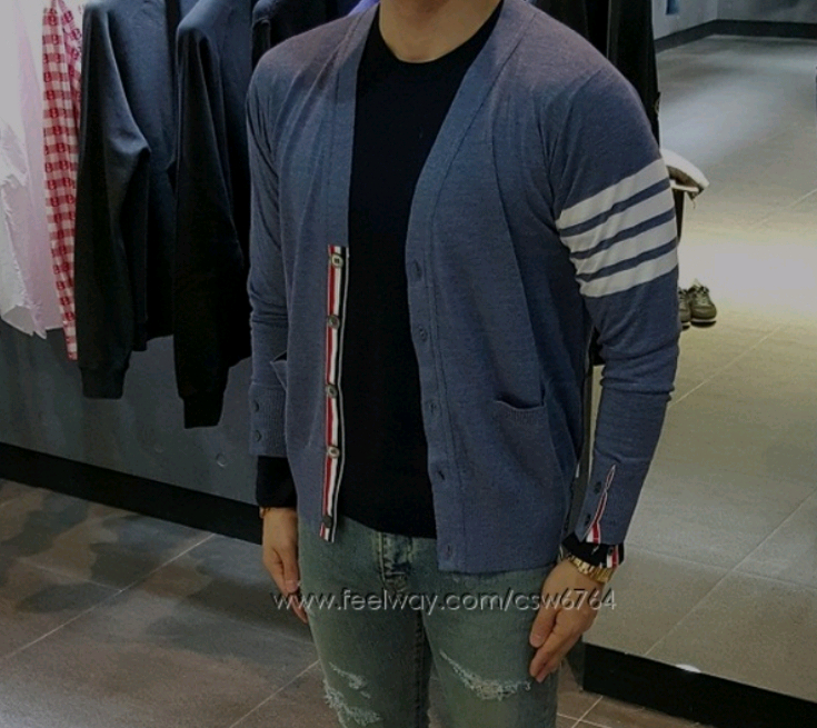 톰브라운 울 가디건 명품 가디건맨투맨패딩자켓구찌루이비통프라다디올셀린느에르메스로로피아나 이미지