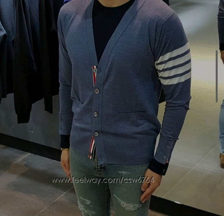 톰브라운 울 가디건 명품 가디건맨투맨패딩자켓구찌루이비통프라다디올셀린느에르메스로로피아나 이미지