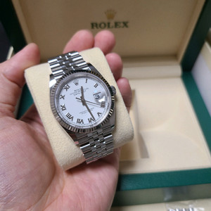 롤렉스 신형 데이저스트36 화이트로만 126234 판매합니다 이미지