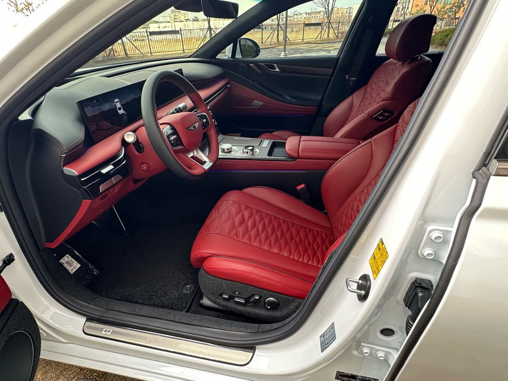 중고차 제네시스 g80, 2025년형, 가솔린 3.5T, AWD, 스포츠팩, 21,260km, 완전무사고, 신차급. 이미지