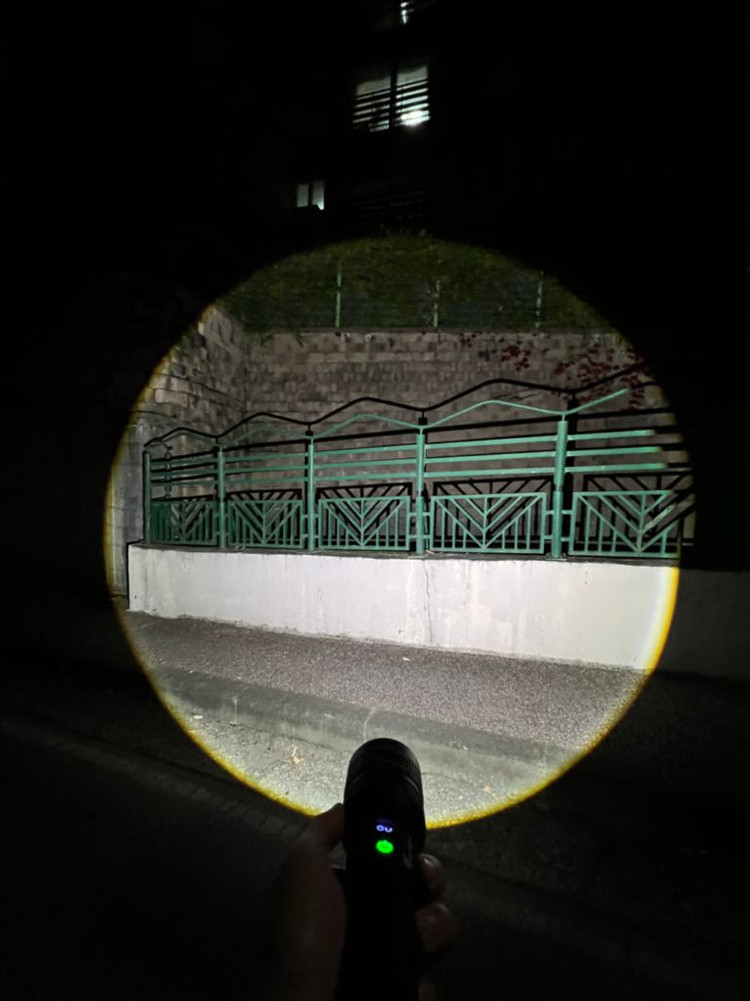 해루질 낚시 등산 캠핑용 전문가용 랜턴 손전등 라이트(배터리 서비스) 이미지