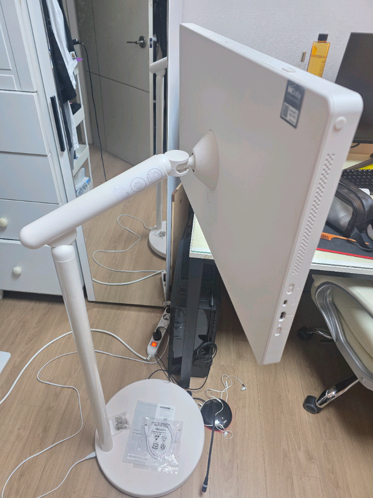 LG 스탠바이미 2 27인치 화이트 색상 제품 이미지