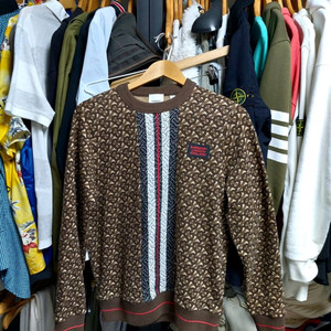 버버리 모노그램 브라운 맨투맨 실측95 이미지