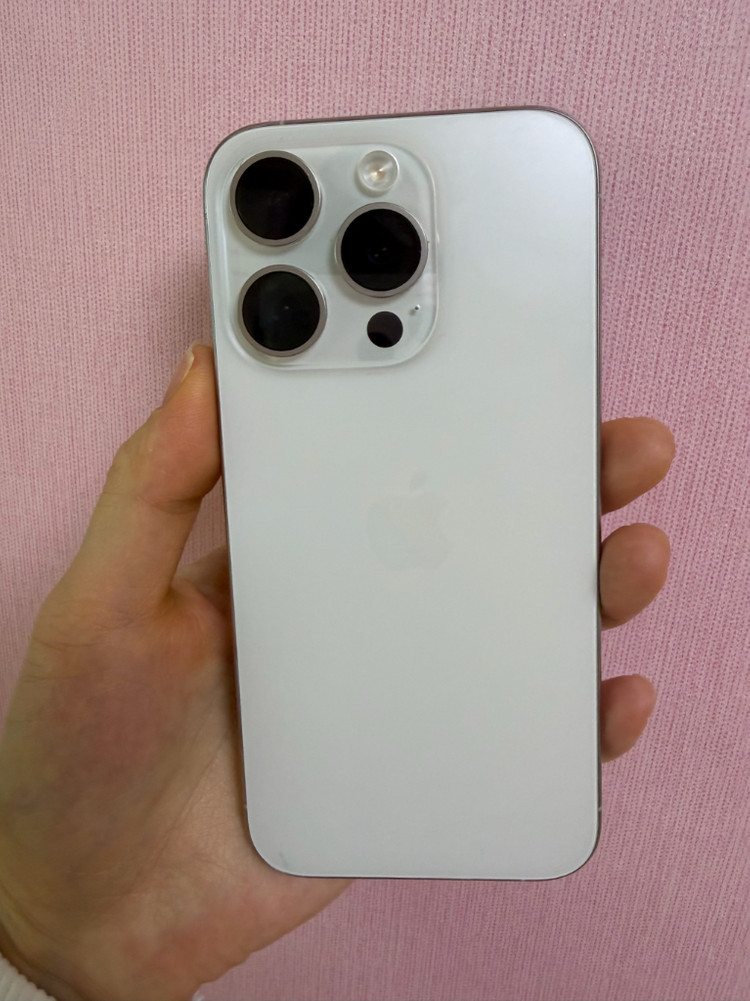 아이폰 15 Pro 화이트 256GB 이미지