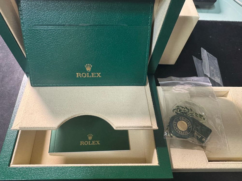 롤렉스 익스플로러1 39mm 214270모델 팝니다 이미지