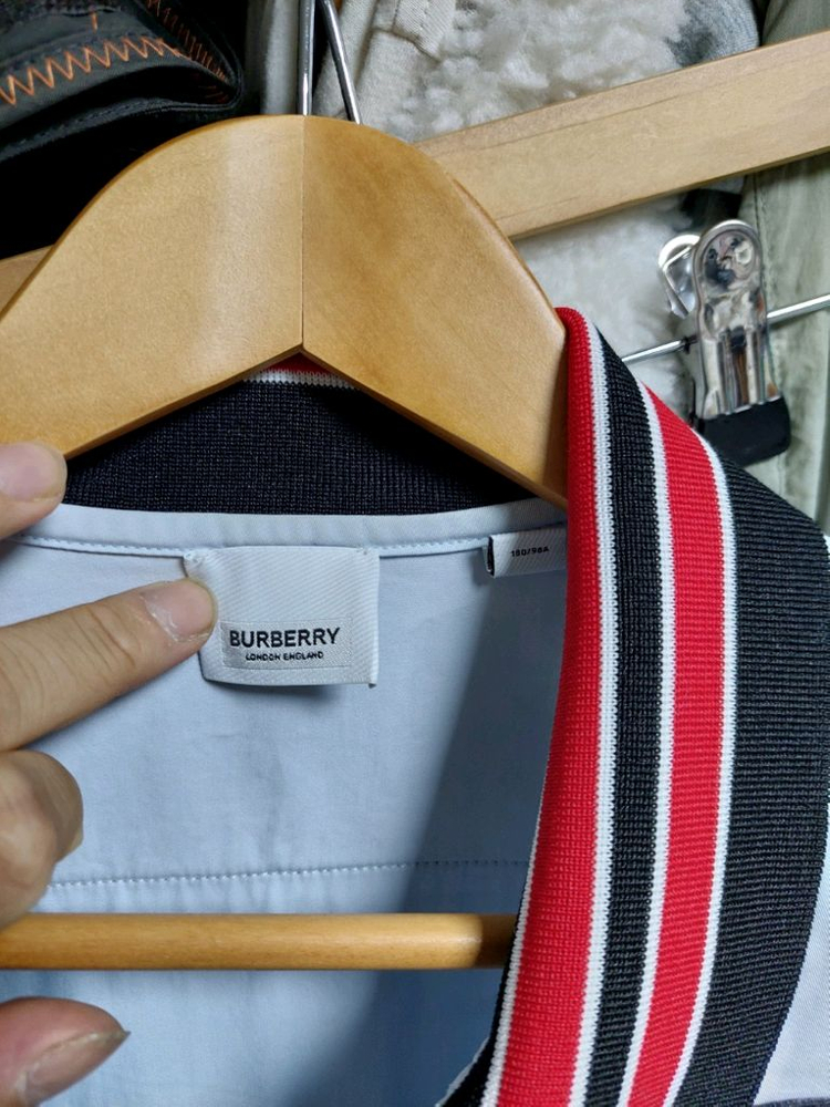 버버리 반팔 집업 오버셔츠 스카이블루 실측100-105 정품검수완료 이미지