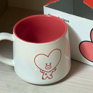 방탄 bts 타타 머그컵 bt21 김태형 뷔 이미지