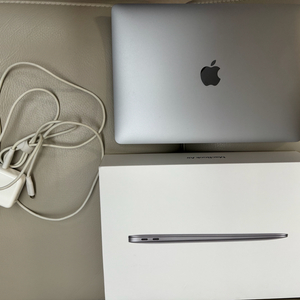 맥북에어 13인치 M1 실버 16GB/512GB/GPU 8코어 이미지