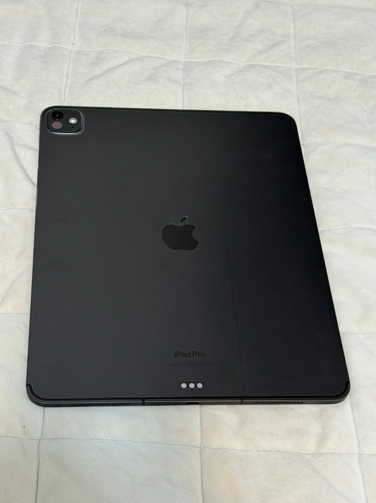 아이패드 프로 13 M4 256GB(스그,셀룰러,애케플) + 매직키보드 일괄 판매 이미지