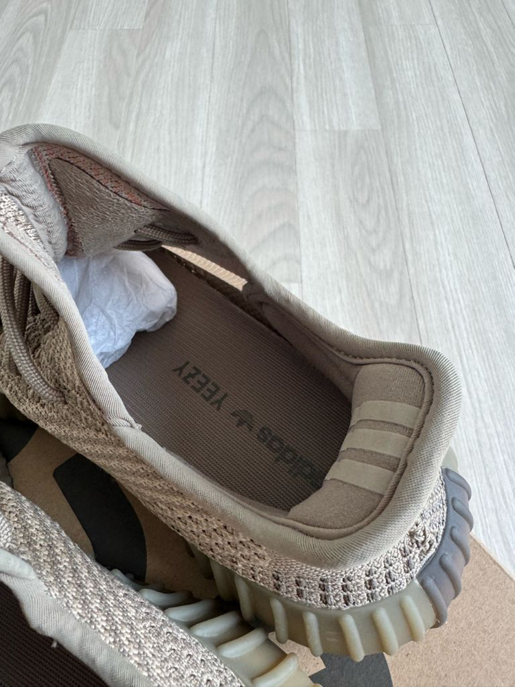 아디다스 이지부스트 350 V2 샌드 토프 색상 275 이미지