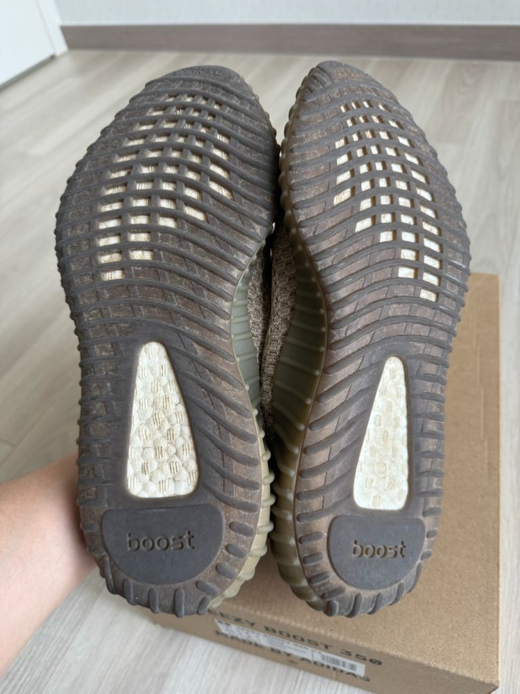 아디다스 이지부스트 350 V2 샌드 토프 색상 275 이미지