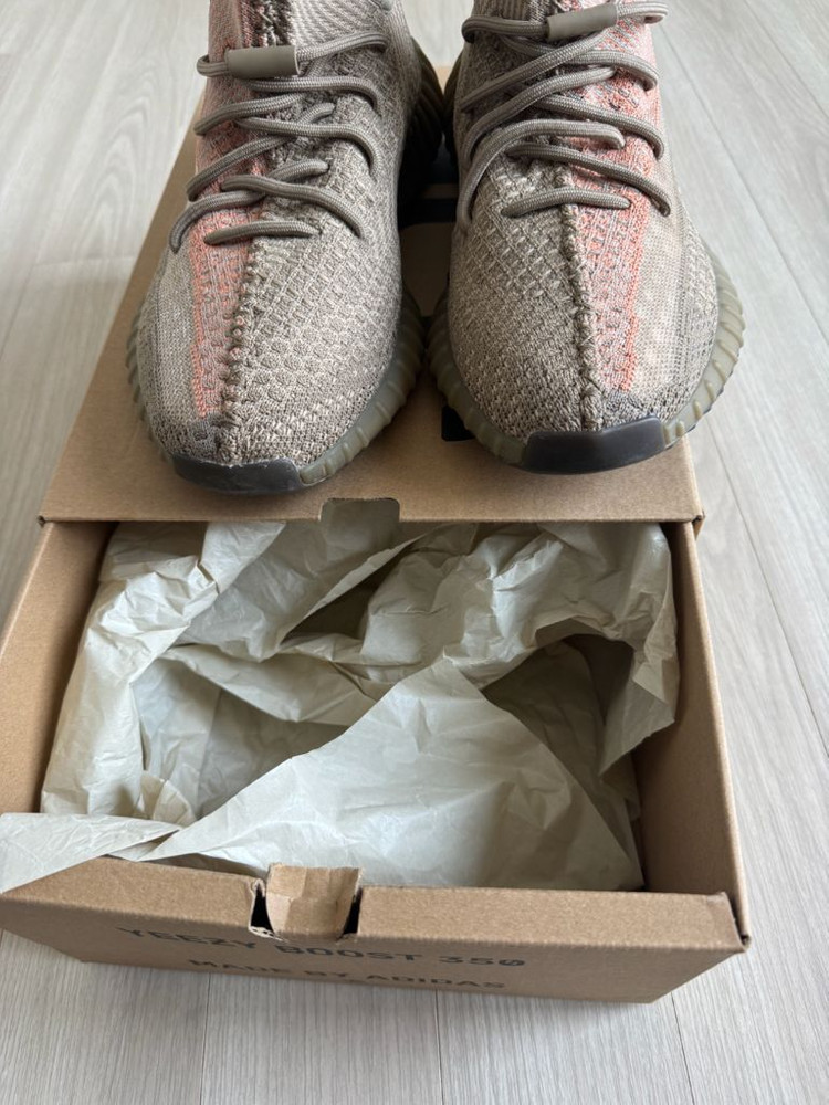 아디다스 이지부스트 350 V2 샌드 토프 색상 275 이미지