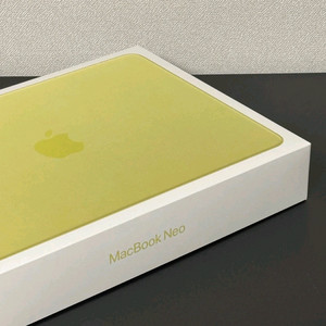 애플 맥북 네오 시트러스 미개봉 새제품. 이미지